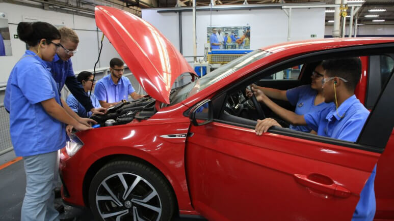 Volkswagen celebra 50 anos do SENAI VW com mais de 7 mil formados