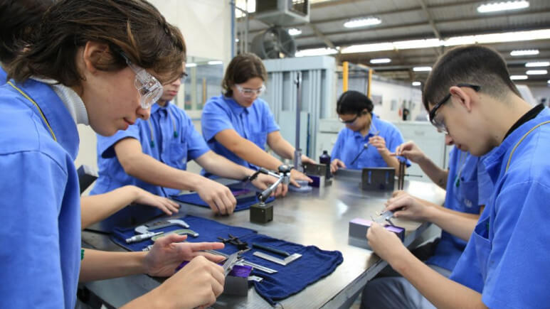 Volkswagen celebra 50 anos do SENAI VW com mais de 7 mil formados